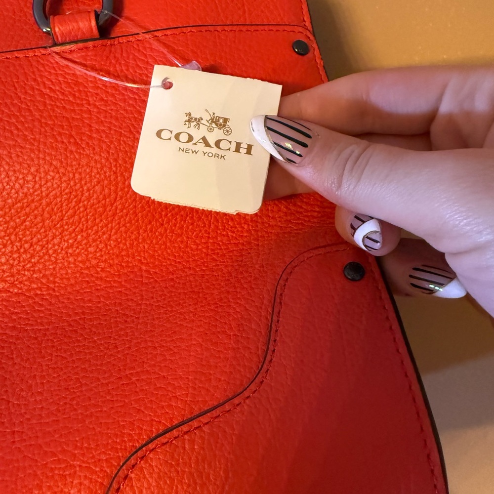 Coach Coral Leather Women's Bag - Picture 6 of 10